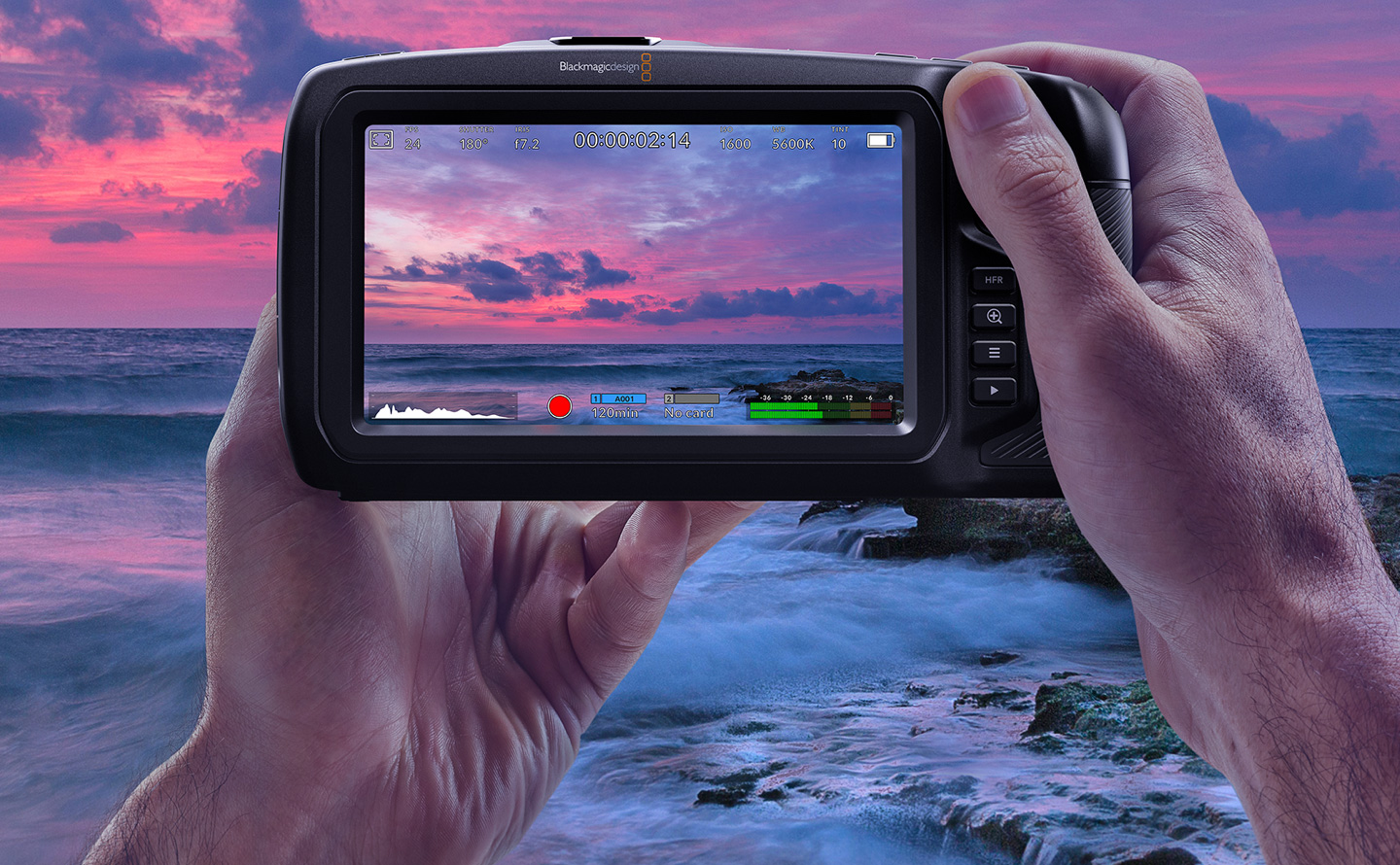 Изображение большого сенсорного экрана Blackmagic Pocket Cinema Camera